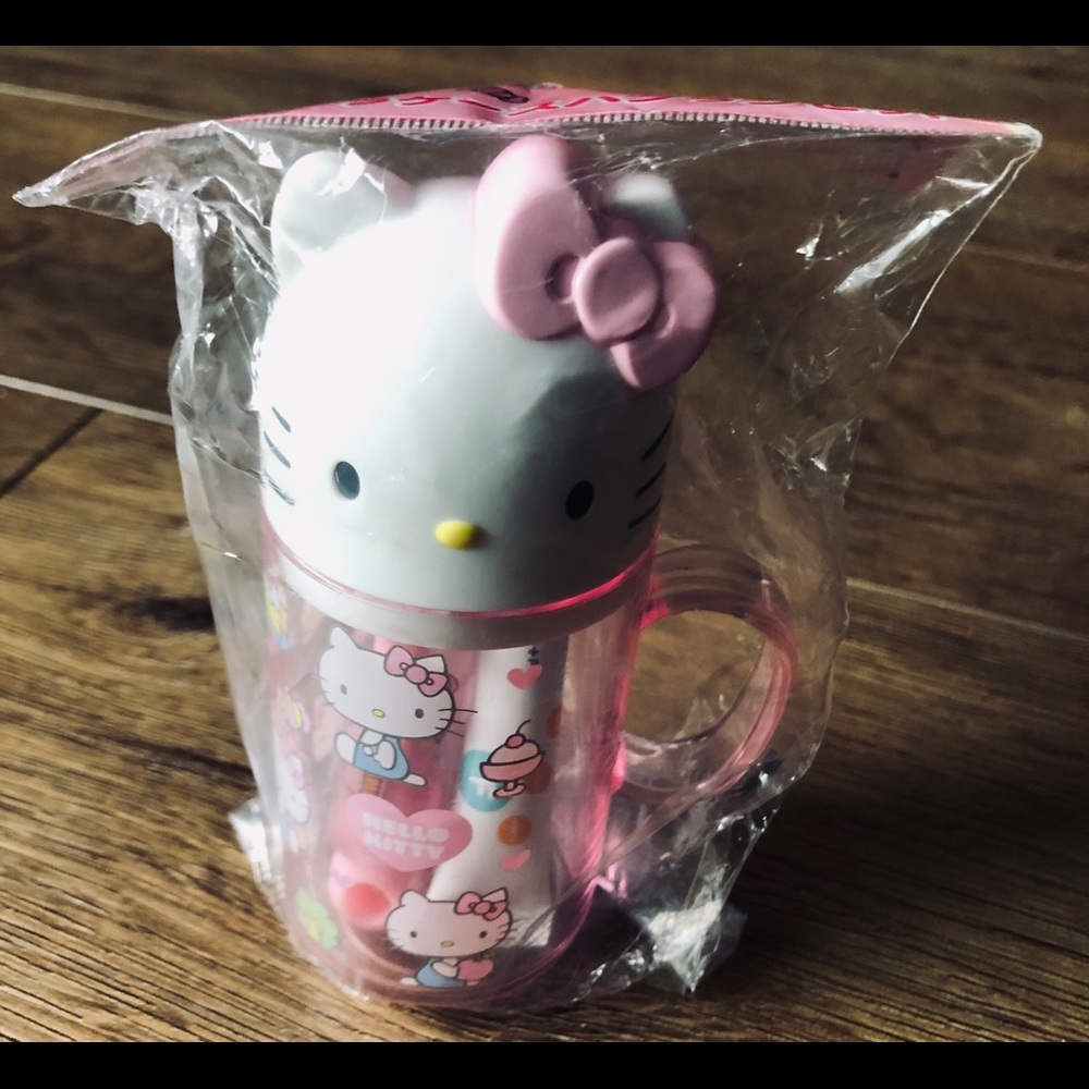 SANRIO-NWT Character Toothbrush Kit - Picture 9 of 16